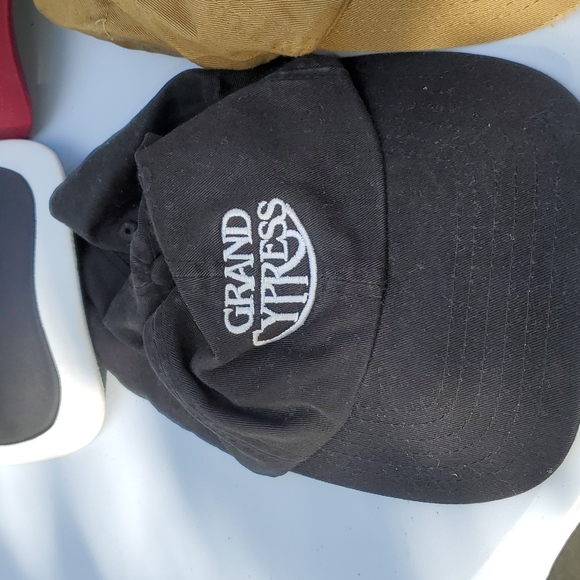 6 Adjustable Caps - Picture 7 of 10